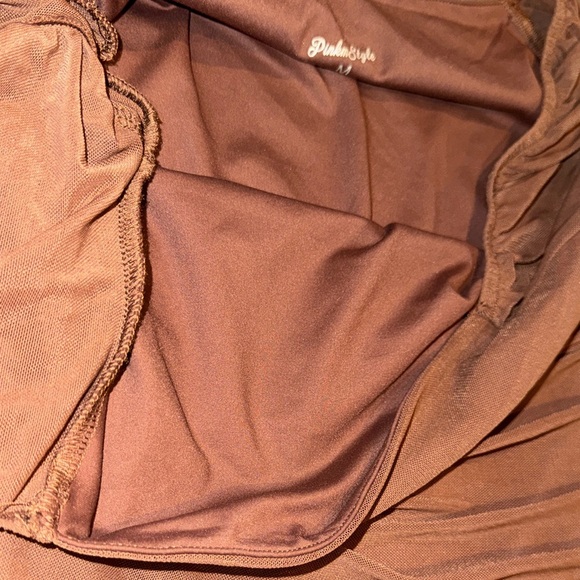 PINKM STYLE- NWOT Women’s Brown Short Sleeve Ruched bodysuit Size Medium - Picture 11 of 11
